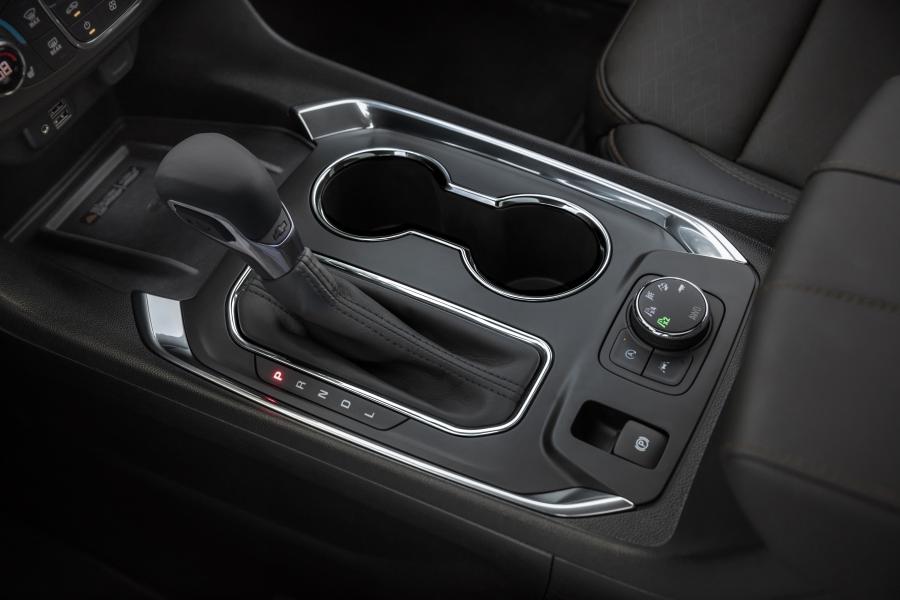 Детали интерьера Chevrolet Traverse High Country 2020 года  (фото 12 из 20)